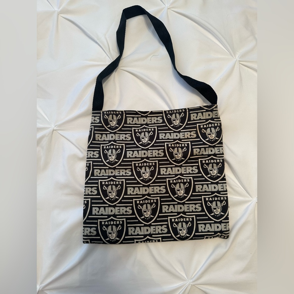 Small Raiders bag